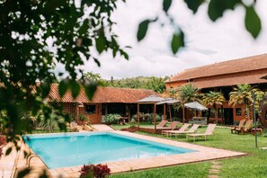 Outdoor pool, pool loungers