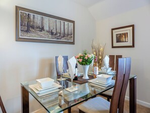 Dining - 2 bedroom accommodation in Cefn, near St Asaph (Cefn, near St Asaph)