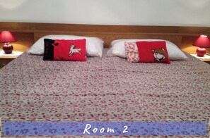 3 habitaciones, escritorio, tabla de planchar con plancha y wifi 