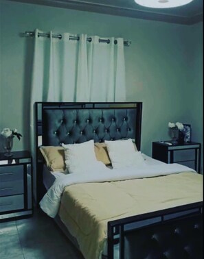 3 camere, Wi-Fi (a pagamento), lenzuola