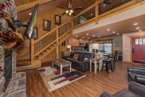 Interior - Heavenly Haven (Gatlinburg)