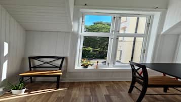 Standard Single Room | In-room dining