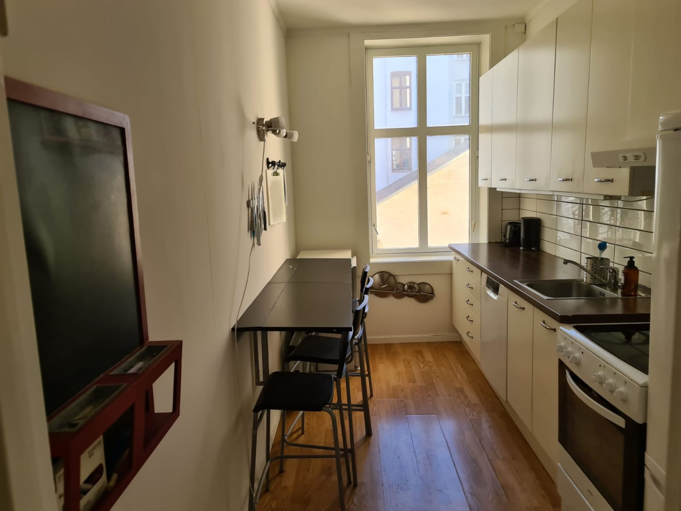 Oven, dishwasher, toaster, cookware/dishes/utensils