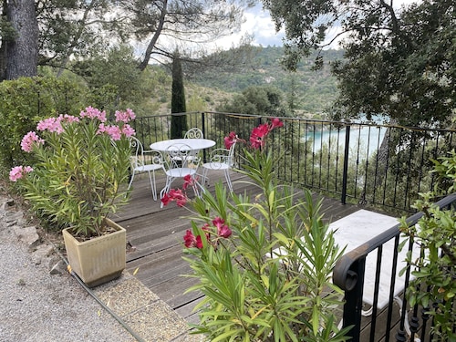 Cabanon de Naïs T2 with terrace and private access to Lake Esparron de Verdon