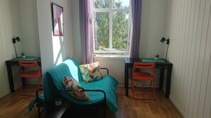 Comfort Apartment, 3 Bedrooms | Living room