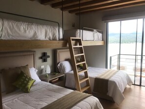 5 chambres, fer et planche à repasser, Wi-Fi gratuit, draps fournis