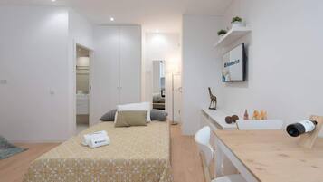 1 habitación, tabla de planchar con plancha, cuna de viaje y wifi