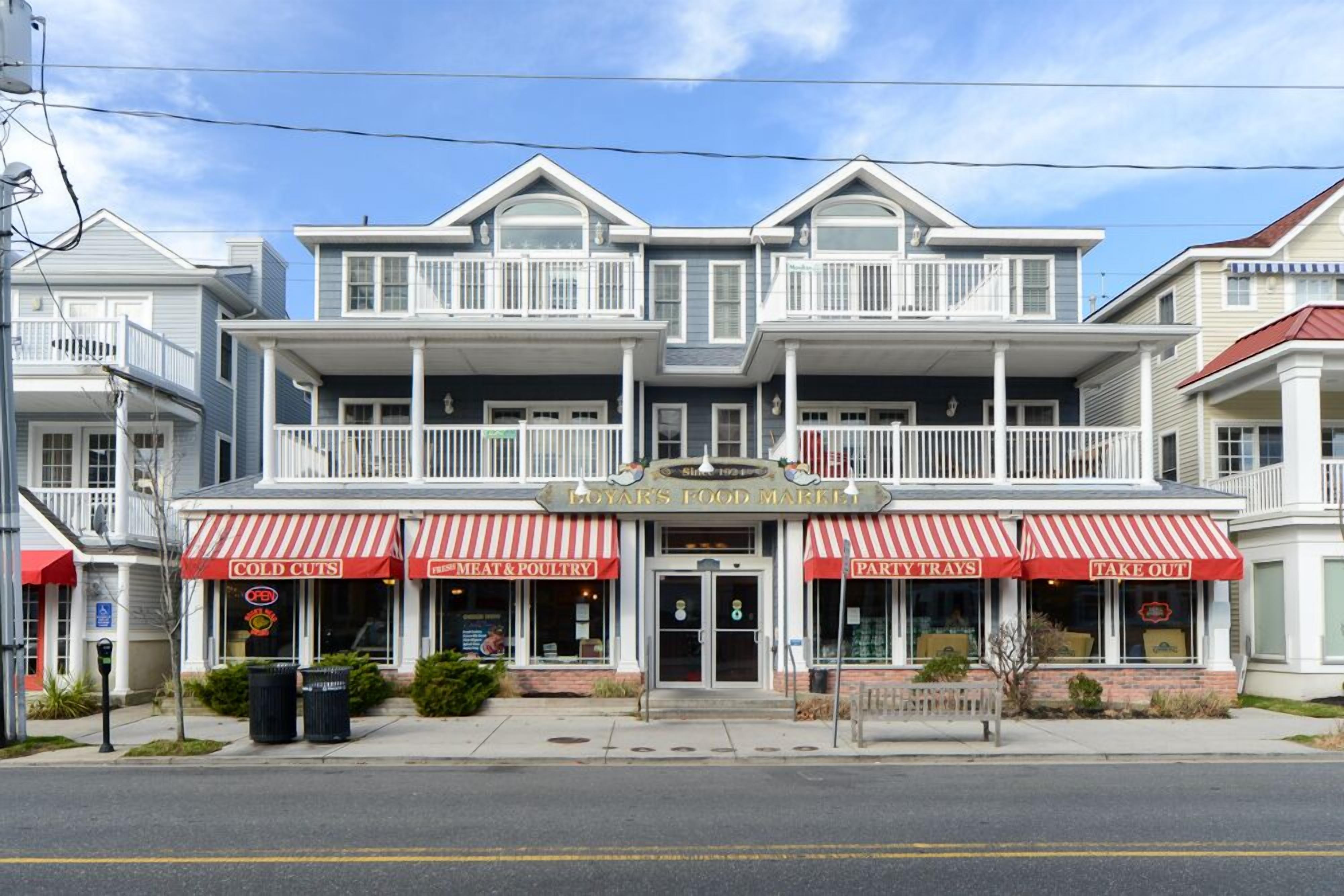 Lovely 3 Bedroom 2 Bath Condominium that is fully handicap accessible.  Elevator, no interior stairs, walk-in shower!  Upscale decor with plantation shutters, hardwood floors, granite kitchen counter tops, elegant furniture.  Walk to everything that