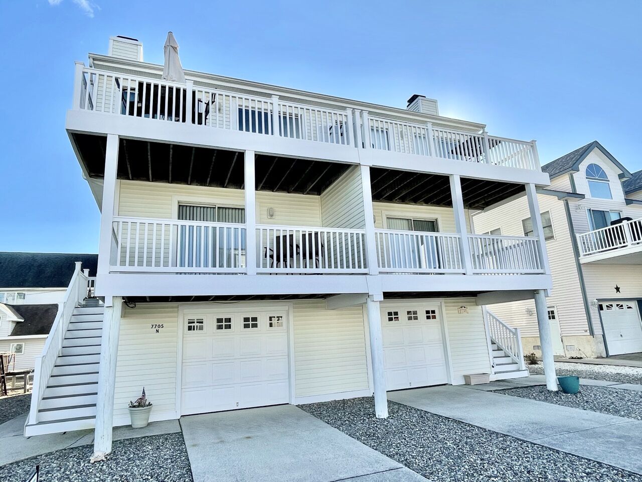 Beautiful Townhouse with views of the Bay!
