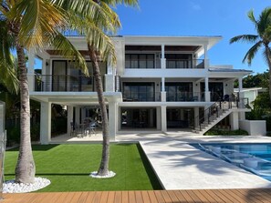 Exterior - Your Exclusive Slice of Paradise - where luxury meets tranquility! (Key Largo)