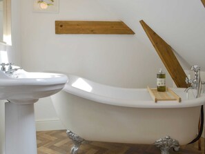 Towels - 3 bedroom accommodation in Bellanoch, near Lochgilphead (Bellanoch, near Lochgilphead)