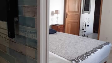 2 bedrooms, desk, free WiFi