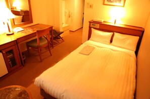 1 quarto, escrivaninha, ferros/tábuas de passar roupa, Wi-Fi de cortesia