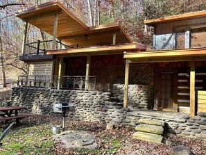 Outdoor dining - Luxury Space At A Great Price! Just Off The Spur, Large Driveway! (Sevierville)