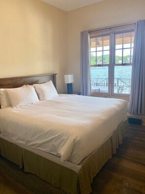 4 bedrooms, WiFi, bed sheets - Lake Placid Club Boat House Residences 4 Bedroom (Lake Placid)