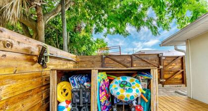 Close to BEACH & PORT CANAVERAL, Private HEATED Pool