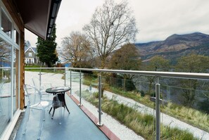 Front of property - Black Sheep Hotels Cabins (Spean Bridge)