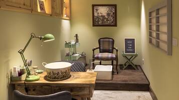 Body treatments, hydrotherapy, aromatherapy, hot stone massages
