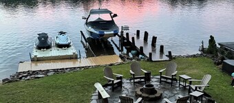 Lakefront 3 bedroom house on Lake Harmony with prime location to everything