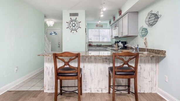 Appartamento, 2 letti queen, piscina privata | Cucina privata | Macchina per tè/caffè, frigorifero, microonde, piano cottura
