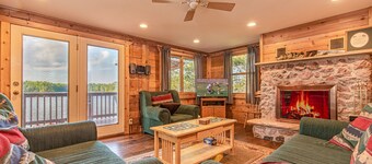Michigan UP Cabin: Lakefront Ice Fishing & Snowmobile Trail Access from Cabin