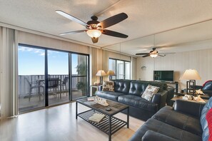 TV, DVD player - DAILY ACTIVITIES & LINENS INCLUDED*!! Direct Oceanfront  2  bedroom, 2 bath with an open den (set up as dining room). (Ocean City)