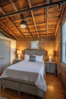 開放式套房, 1 張加大雙人床 | 獨特裝潢、布置獨特��、筆電工作空間、熨斗/熨衣板