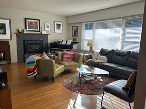 Smart TV, fireplace, video games, DVD player