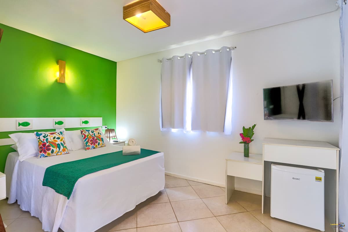 Een minibar, gratis babybedden, gratis wifi, beddengoed