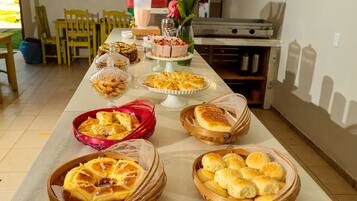 Free daily buffet breakfast