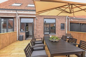 Outdoor dining - Spacious apartment in the center of Yerseke (Yerseke)