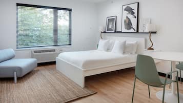 Habitación clásica, 1 cama de matrimonio (Self Check-in with Virtual Front Desk) | Decoración individual y mobiliario individual