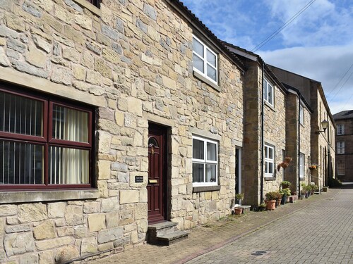 2 bedroom accommodation in Alnwick