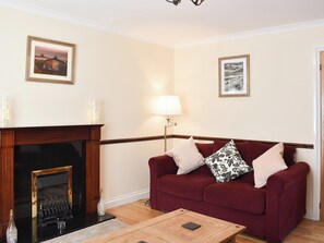 TV - 2 bedroom accommodation in Alnwick (Alnwick)