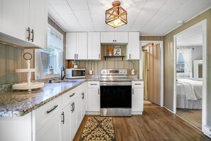 Fridge, microwave, oven, stovetop - New England Lake House (Lakeville)