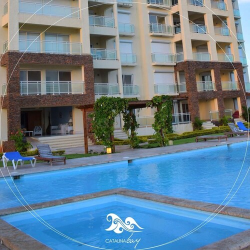 Wonderful penthouse with pool and sea view