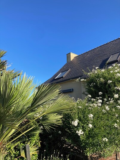 RECENT HOUSE 130 M2 WITH GARDEN NEAR LANDERNEAU 6 PERS.