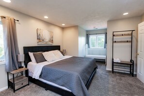 8 chambres, fer et planche à repasser, Wi-Fi, draps fournis