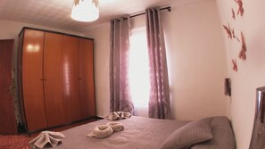 2 bedrooms, iron/ironing board, WiFi, bed sheets - El Serrallo (Tarragona)