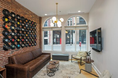 The Record Room -steps to Broadway & Printer’s Alley