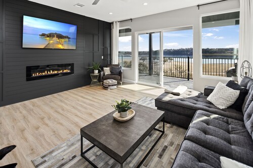 Lago Vista Lakeview Condo