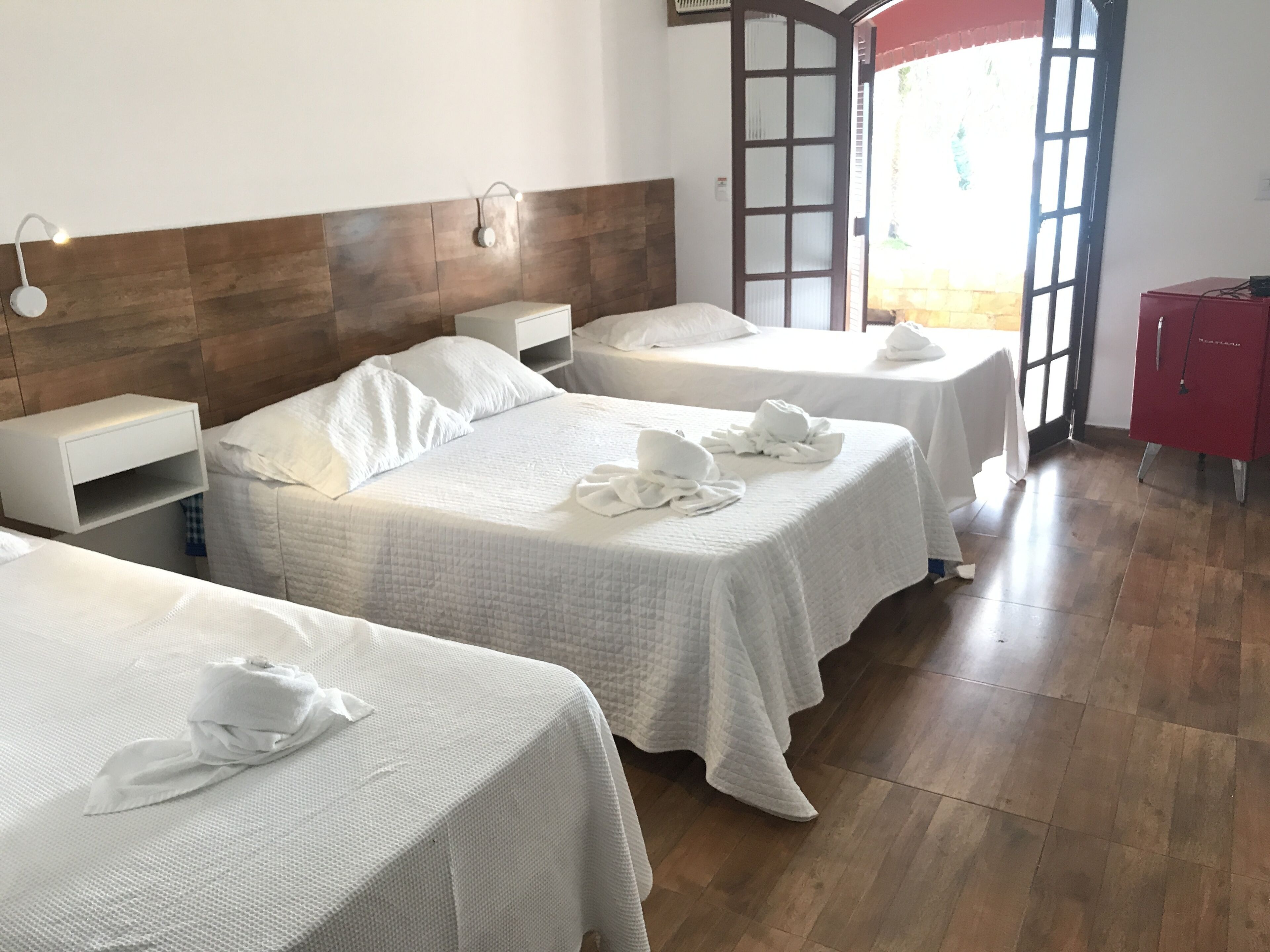 superior suite, bay view, sea facing | 1 bedroom, minibar, desk, bed sheets