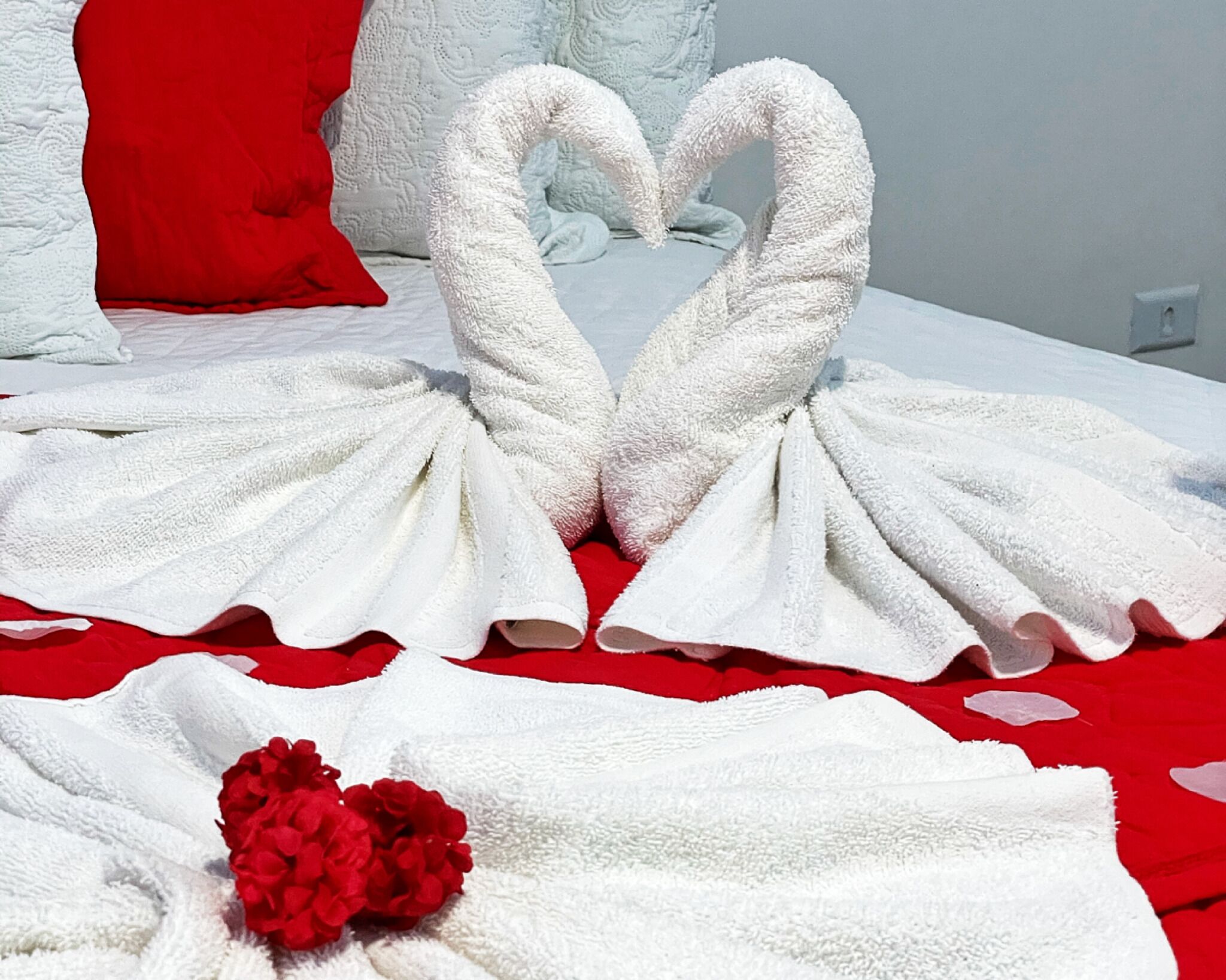 1 bedroom, minibar, desk, bed sheets