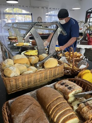 Tägliches inbegriffenes Frühstücksbuffet