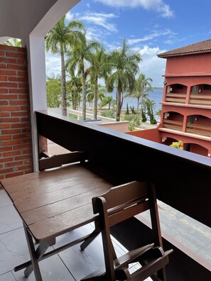 Standard Suite | 1 bedroom, minibar, desk, bed sheets