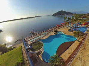 2 outdoor pools, pool umbrellas, sun loungers - Hotel Marazul (Cananeia)