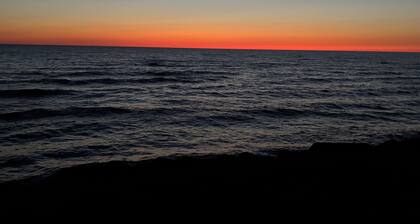Lakefront Paradise - Sleeps 6 - Only $400/Night