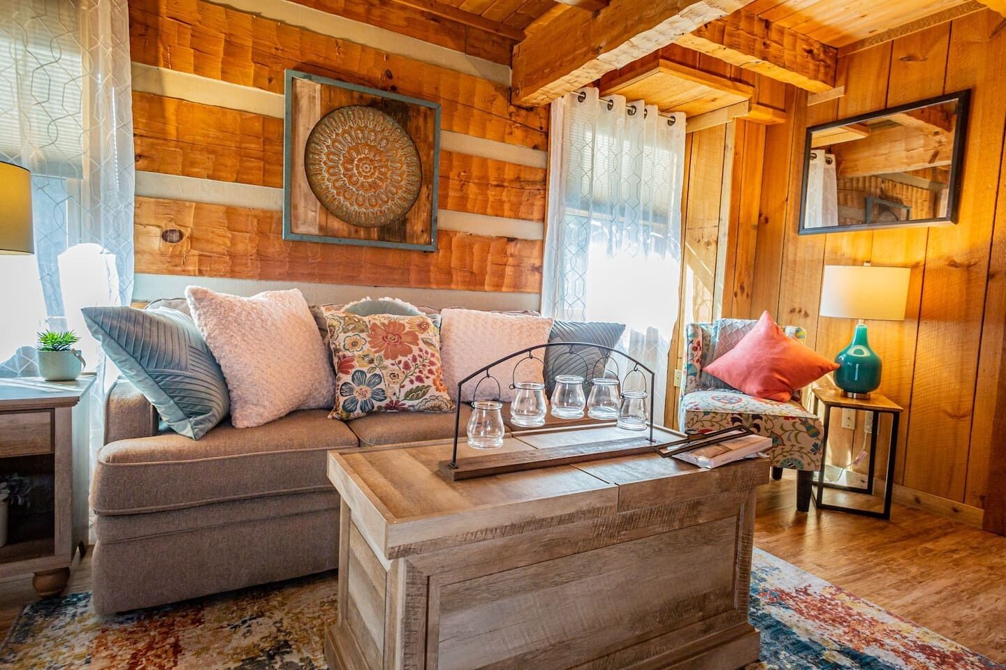 Smart TV, fireplace, Netflix, streaming services