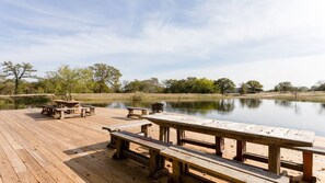 Outdoor dining - The Hi-way Ranch Lockhart (Lockhart)