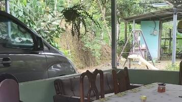 Tempat makan outdoor